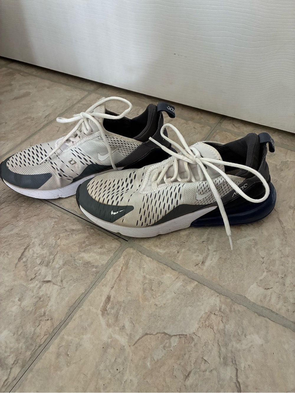 Nike Air Max 270 Men's Running Shoes - White, Gray and Blue